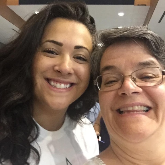 Meet your Posh Ambassador, @klds_closet - Picture 3 of 6